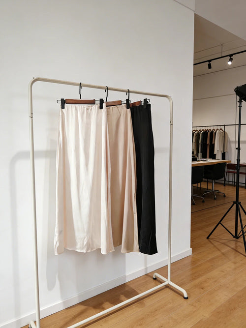 EleganceFlow Women’s High Waist Maxi Skirt – Casual Elegant Long Skirt with Elastic Waist